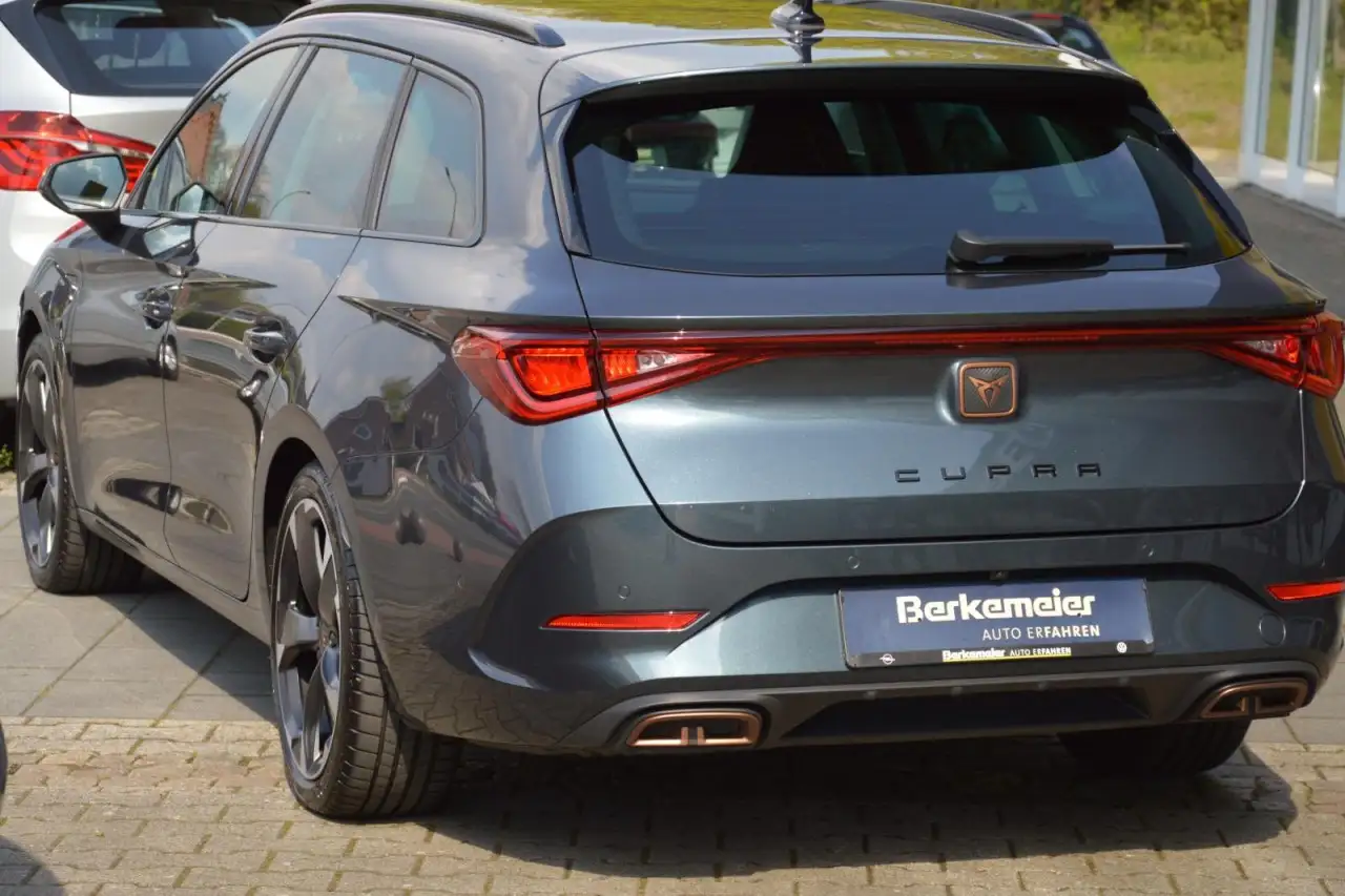 CUPRA Leon Sportstourer e-Hybrid NAVI / SHZ / KAMERA / ACC — Galería del vehículo 2