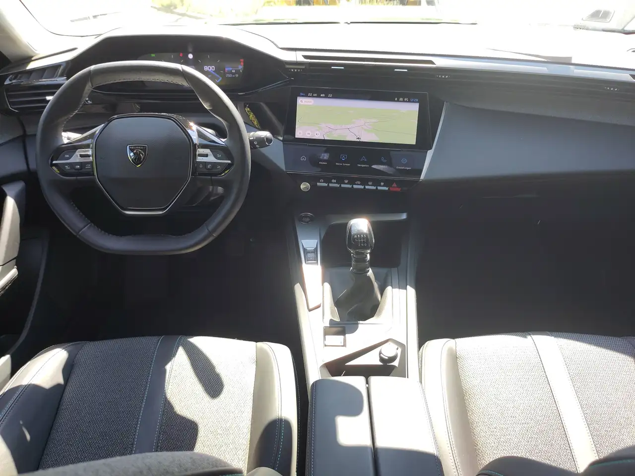Peugeot 308 Allure PureTech 6-Gang Navi/ Rückfahrkamera — Vehicle gallery 4