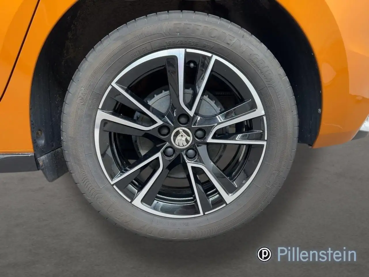 Skoda Fabia TSI DSG Monte Carlo PANO+ACC+SHZ+APP+16" — معرض صور السيارة 4