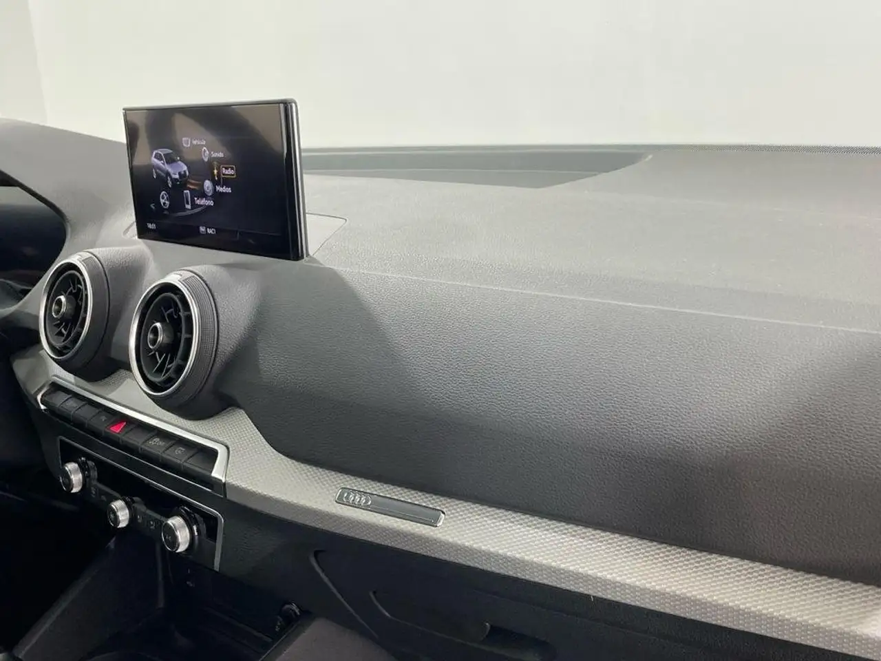 Audi Q2 35 TDI Advanced S tronic 110kW — Vehicle gallery 12