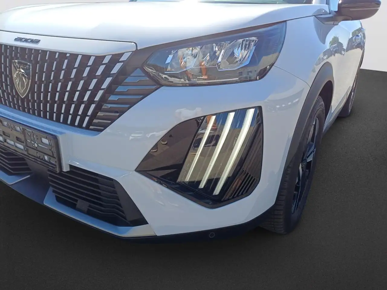 Peugeot 2008 Neuer 2008 Allure PureTech 100 — معرض صور السيارة 9