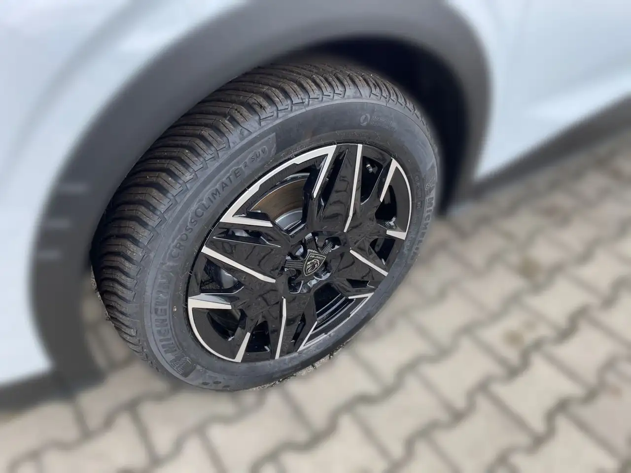 Peugeot 3008 Allure Hybrid 145 e-DSC6 *Kamera*21"Curved* — Vehicle gallery 6