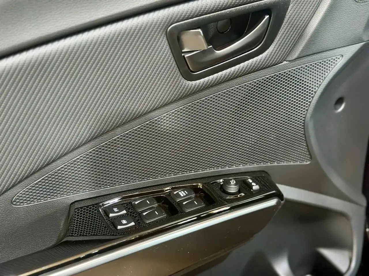 KGM Tivoli Grand Blackline 1.5 T AT+Leder+LED+NAVI — Galerie du véhicule 26
