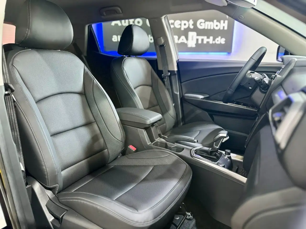 KGM Tivoli Grand Blackline 1.5 T AT+Leder+LED+NAVI — Galerie du véhicule 16