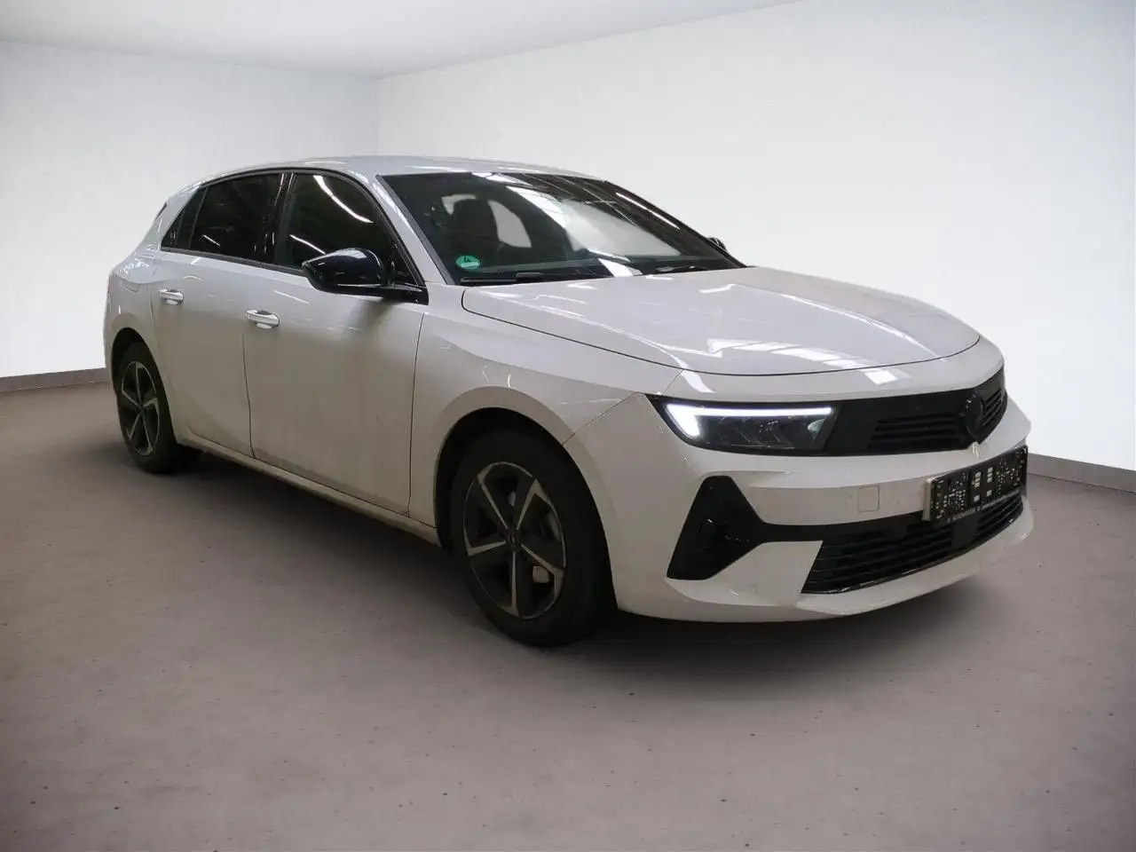 Opel Astra 5-Türer GS 1.2 Turbo S/S 6G *AHK*LHZ* — Vehicle gallery 4