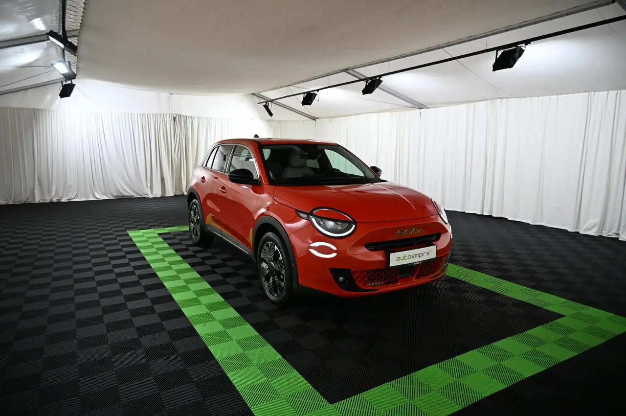 Fiat 600 1.2 Hybrid 136 DCT6 La Prima LED/NAVI/SHZ/18 — Galerie du véhicule 4