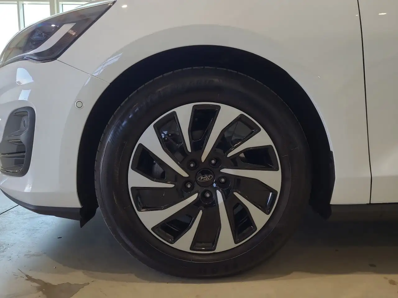 Ford Focus Titanium Bluetooth Navi LED Klima — معرض صور السيارة 17