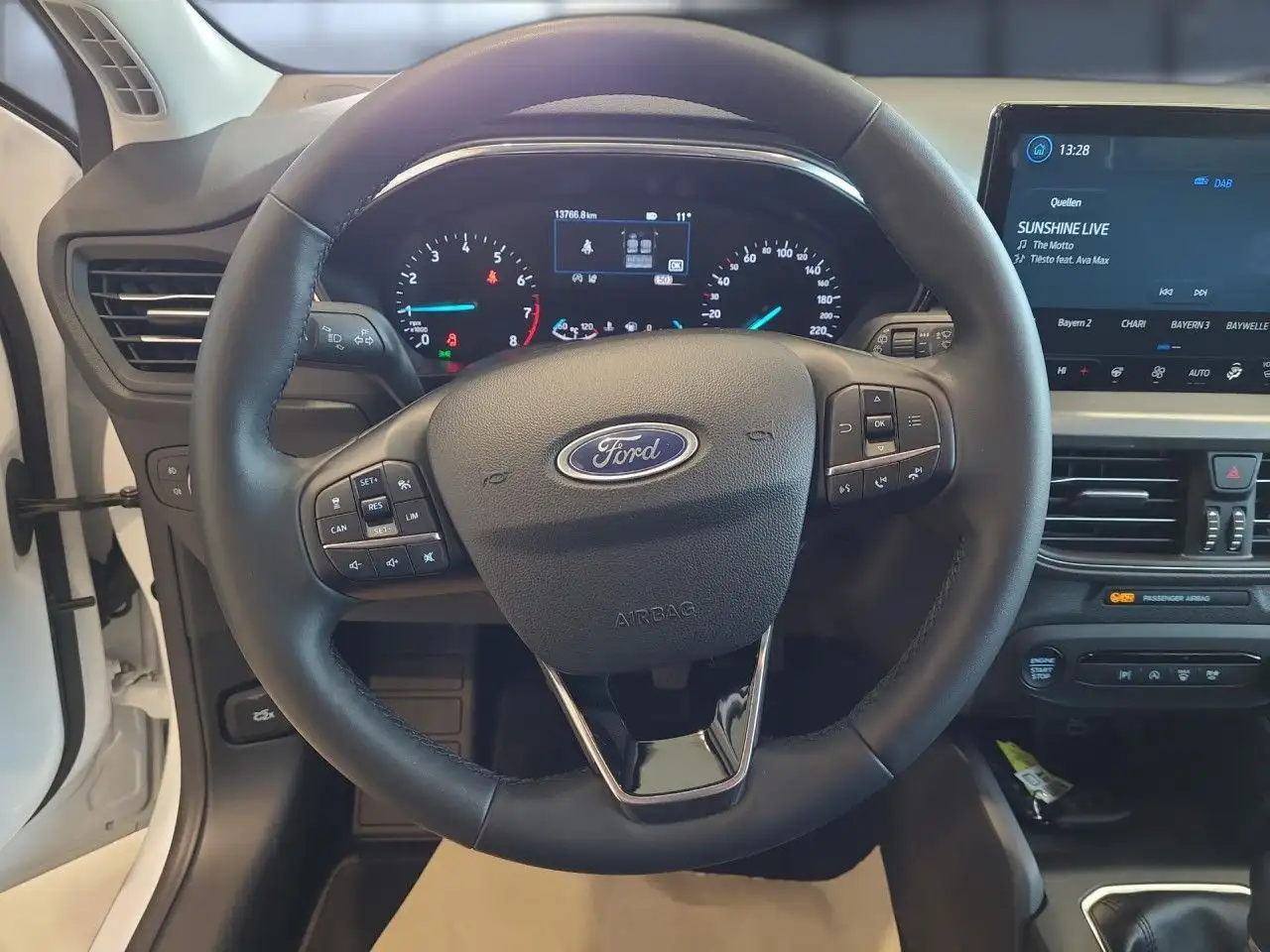 Ford Focus Titanium Bluetooth Navi LED Klima — معرض صور السيارة 14