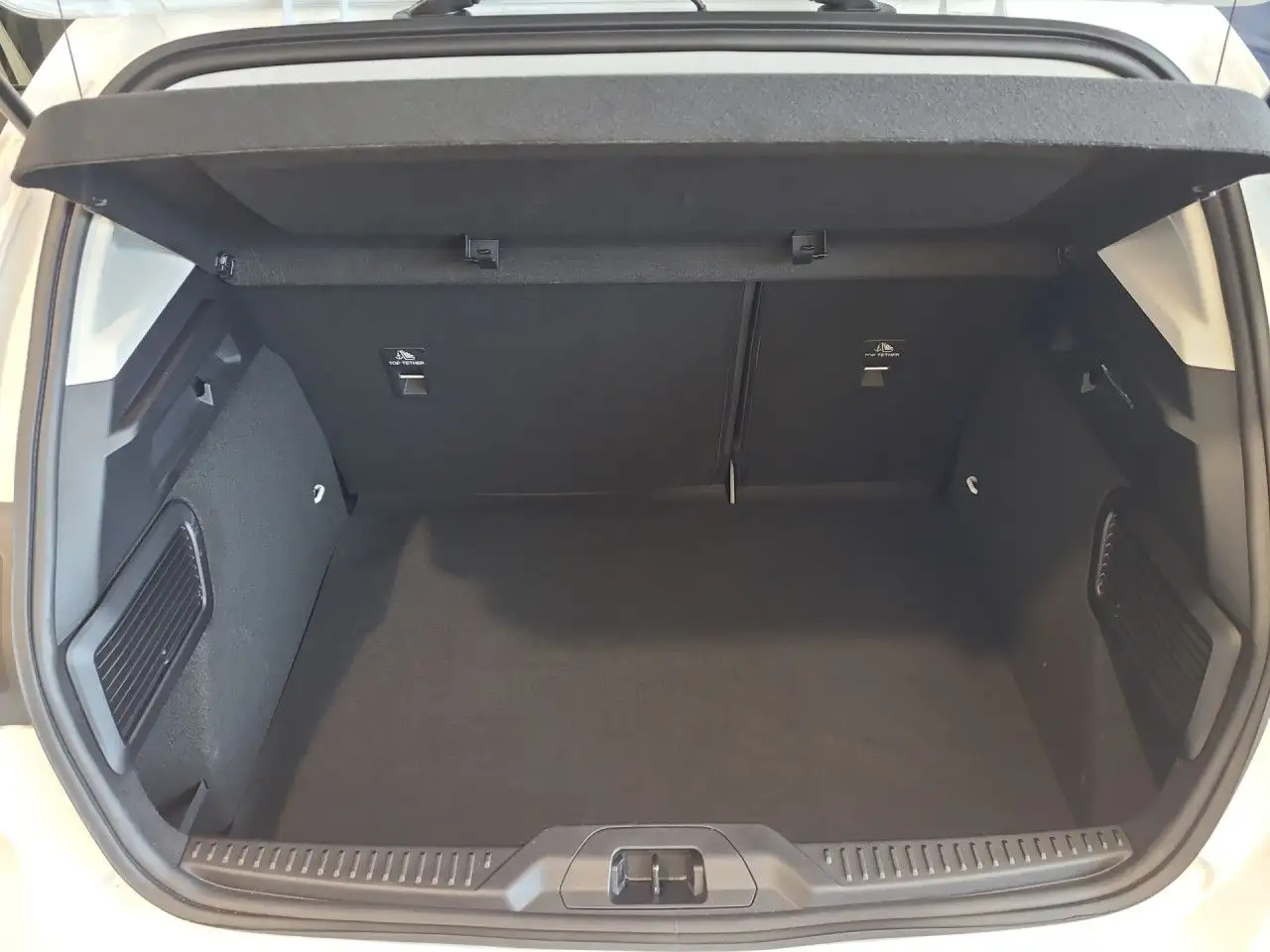 Ford Focus Titanium Bluetooth Navi LED Klima — معرض صور السيارة 16