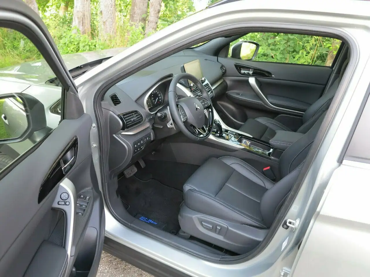 Mitsubishi Eclipse Cross TOP, Allrad, Zuhause aufladbar! — Galería del vehículo 10