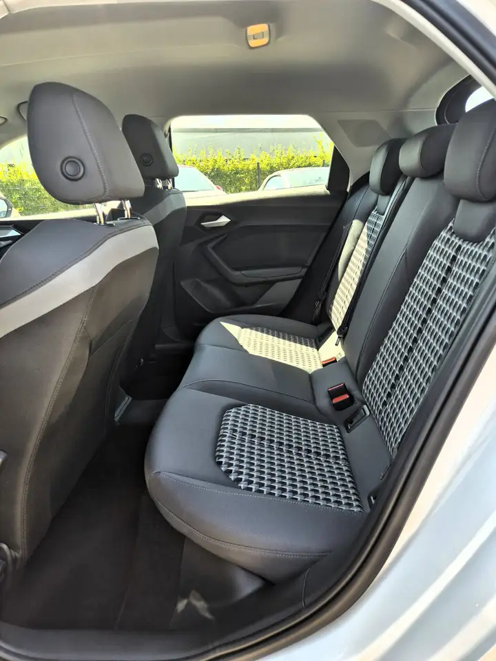 Audi A1 A1 25 TFSI Sportback S tronic/NAVI-APP/SHZ/PDC/ALU — Vehicle gallery 10