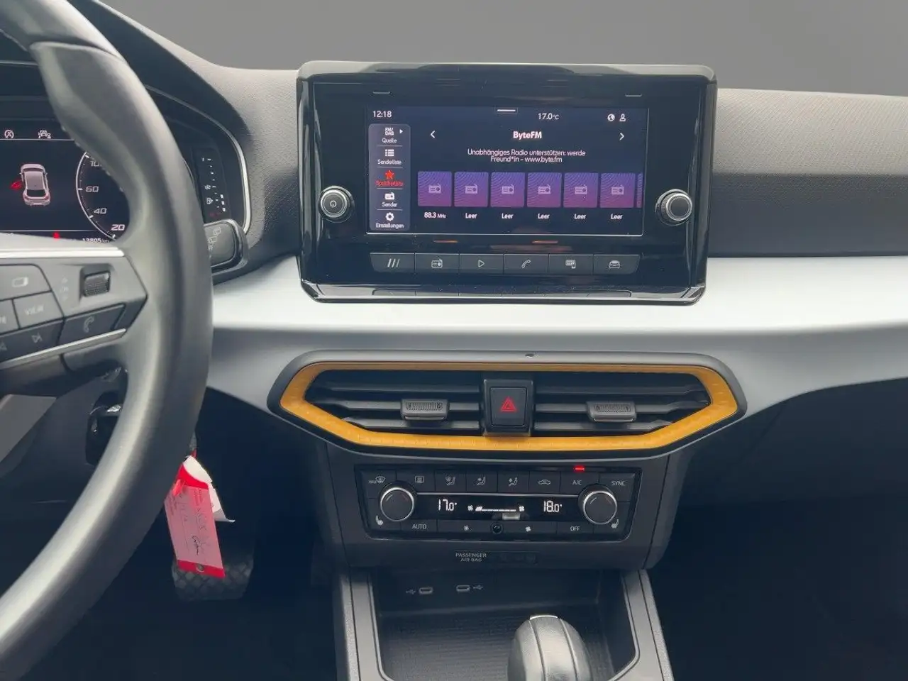 SEAT Ibiza 1.0 TSI Style Edition DSG LED Sitzhzg ACC — Galerie du véhicule 11