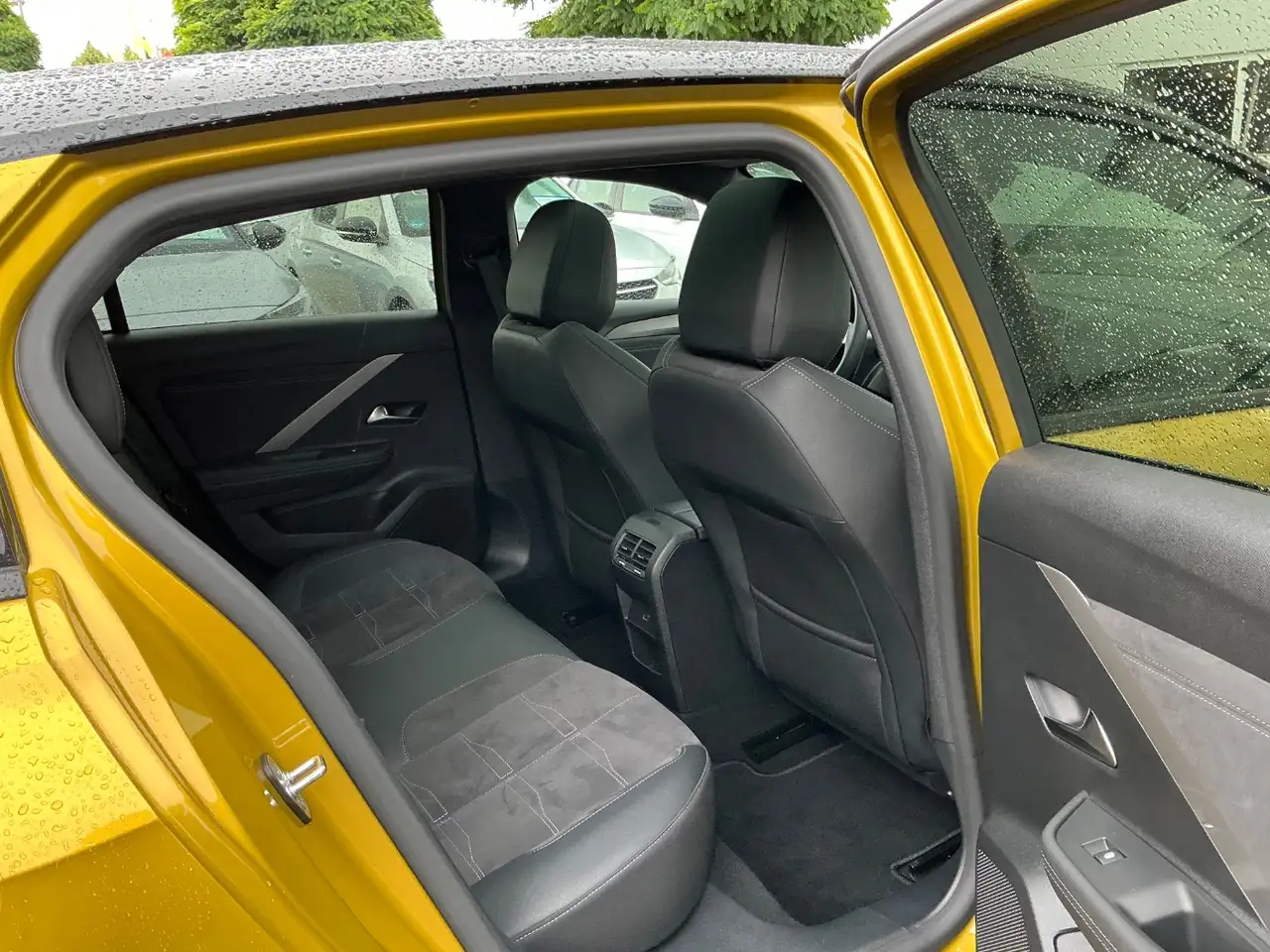 Opel Astra 1.6 Turbo PHEV Ultimate ACC+Alcantara — Galerie du véhicule 12