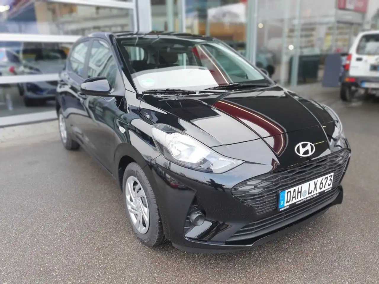 Hyundai i10 1.0 Select — معرض صور السيارة 3