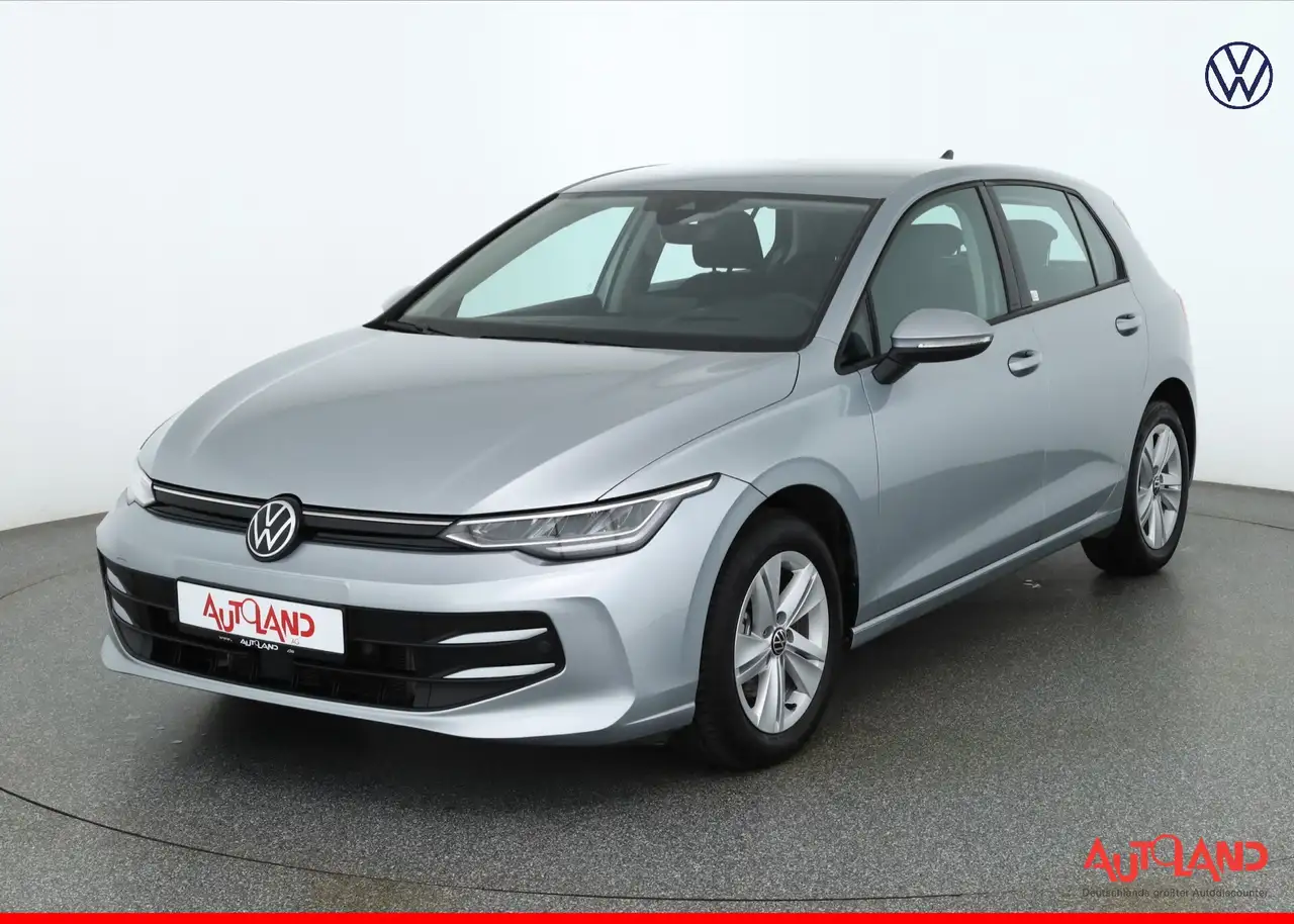 Volkswagen Golf VIII 1.5 TSI Life LED Navi Sitzheizung PDC — Hamburg
