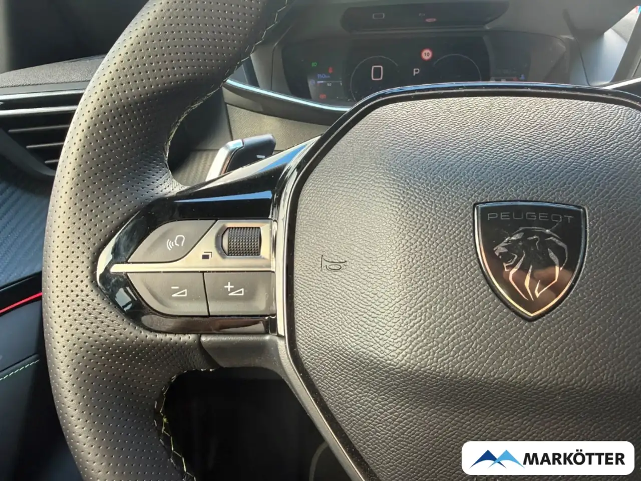 Peugeot 208 GT Hybrid CAM/CARPLY/MASSAGE/NAVI/SHZ/TEMP — معرض صور السيارة 15