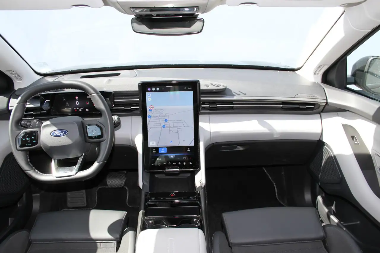 Ford Explorer Preimium RWD Ext. Range Wärmepume — Galería del vehículo 7