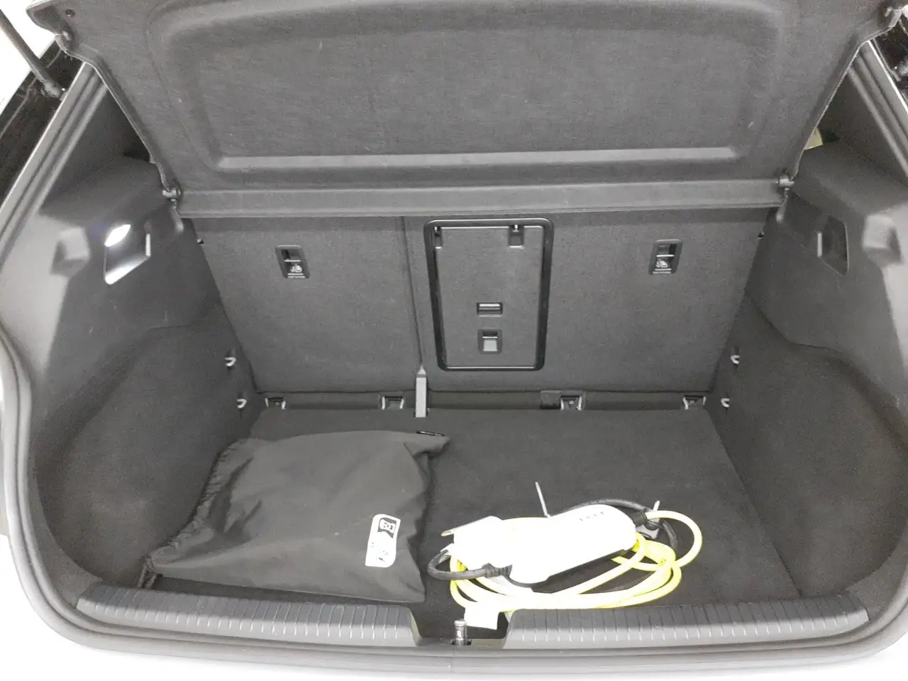 Volkswagen ID.3 Pro Move 62kWh *ACC*SItzh*LED*App-Connect* — معرض صور السيارة 16