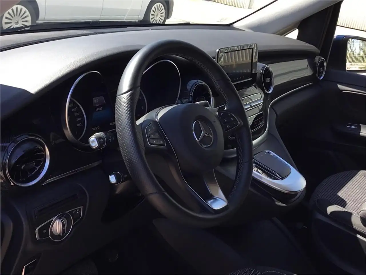 Mercedes-Benz V 220 d Compacto — معرض صور السيارة 7