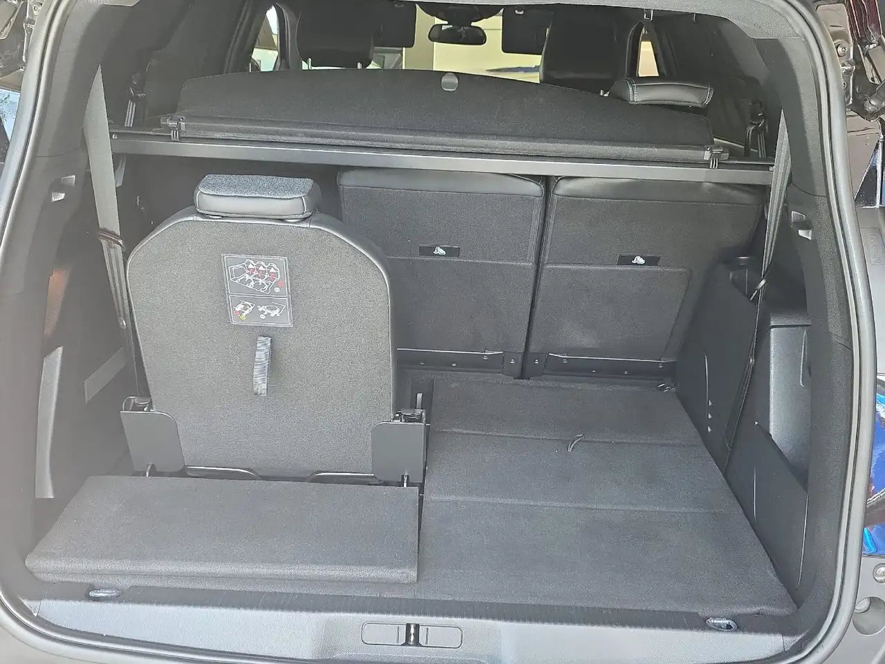 Peugeot 5008 1.2 PureTech 130 Allure Pack *Navigation* — معرض صور السيارة 11