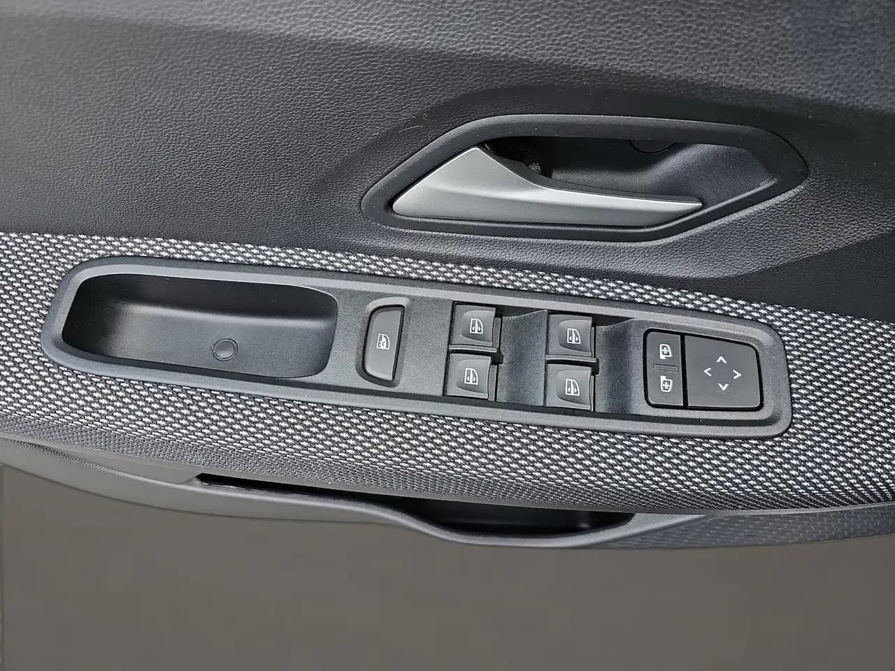 Dacia Sandero Expression Kamera, Navi, Sitzh. — Vehicle gallery 11