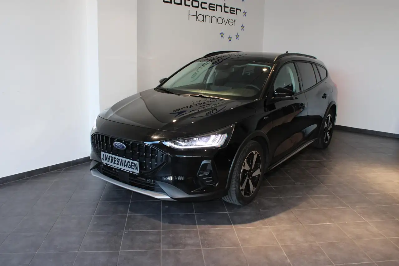 Ford Focus Turnier 1.0 Active 155 PS PANORAMA WINTERPACK — Vehicle gallery 2