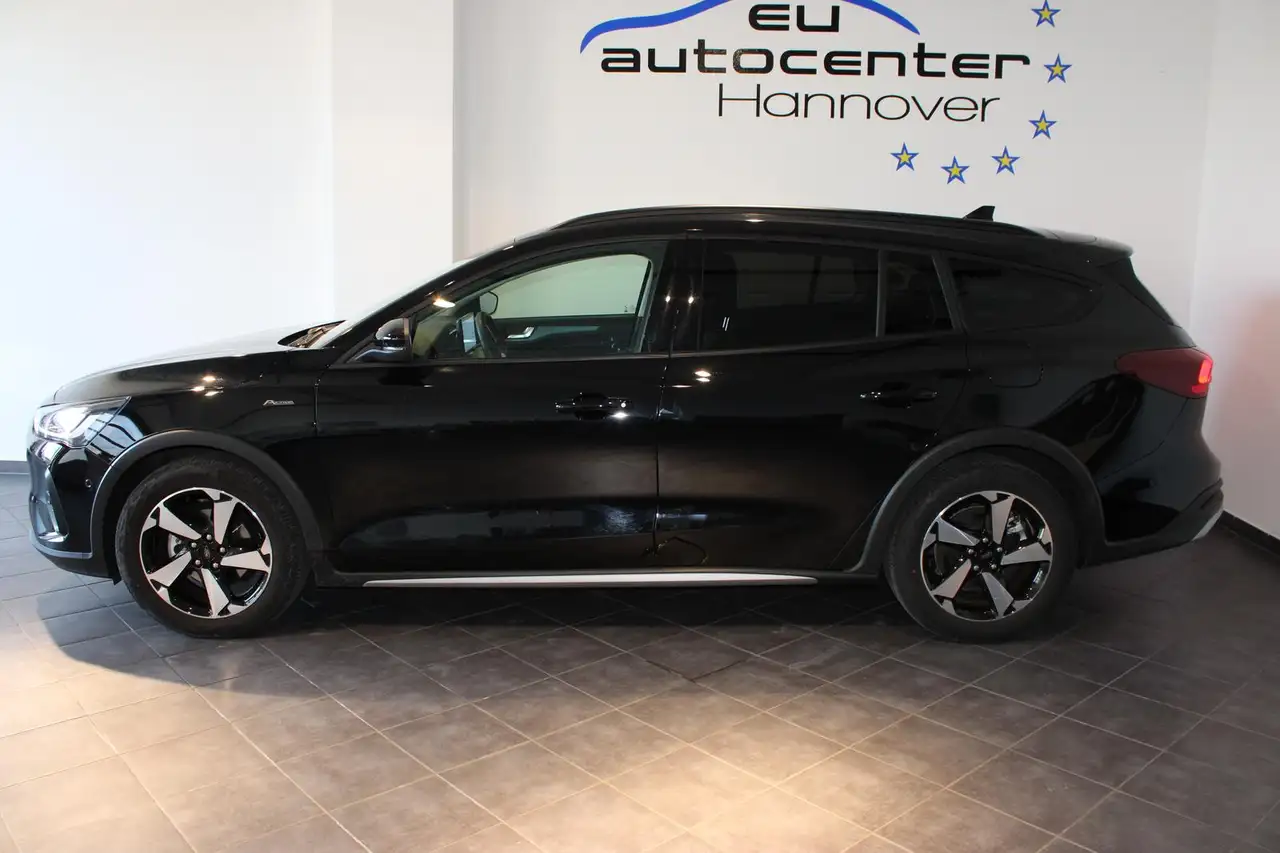 Ford Focus Turnier 1.0 Active 155 PS PANORAMA WINTERPACK — Vehicle gallery 5