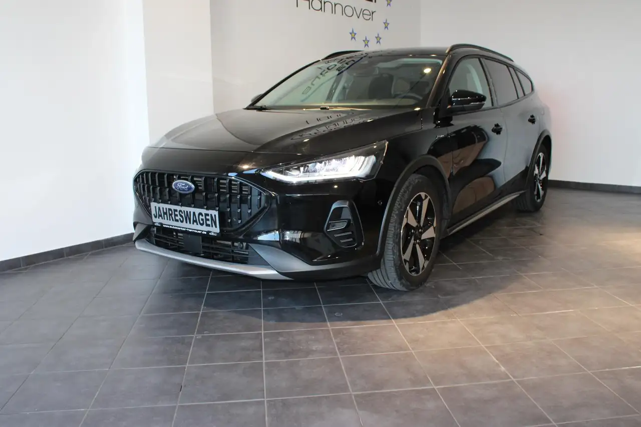 Ford Focus Turnier 1.0 Active 155 PS PANORAMA WINTERPACK — Vehicle gallery 3