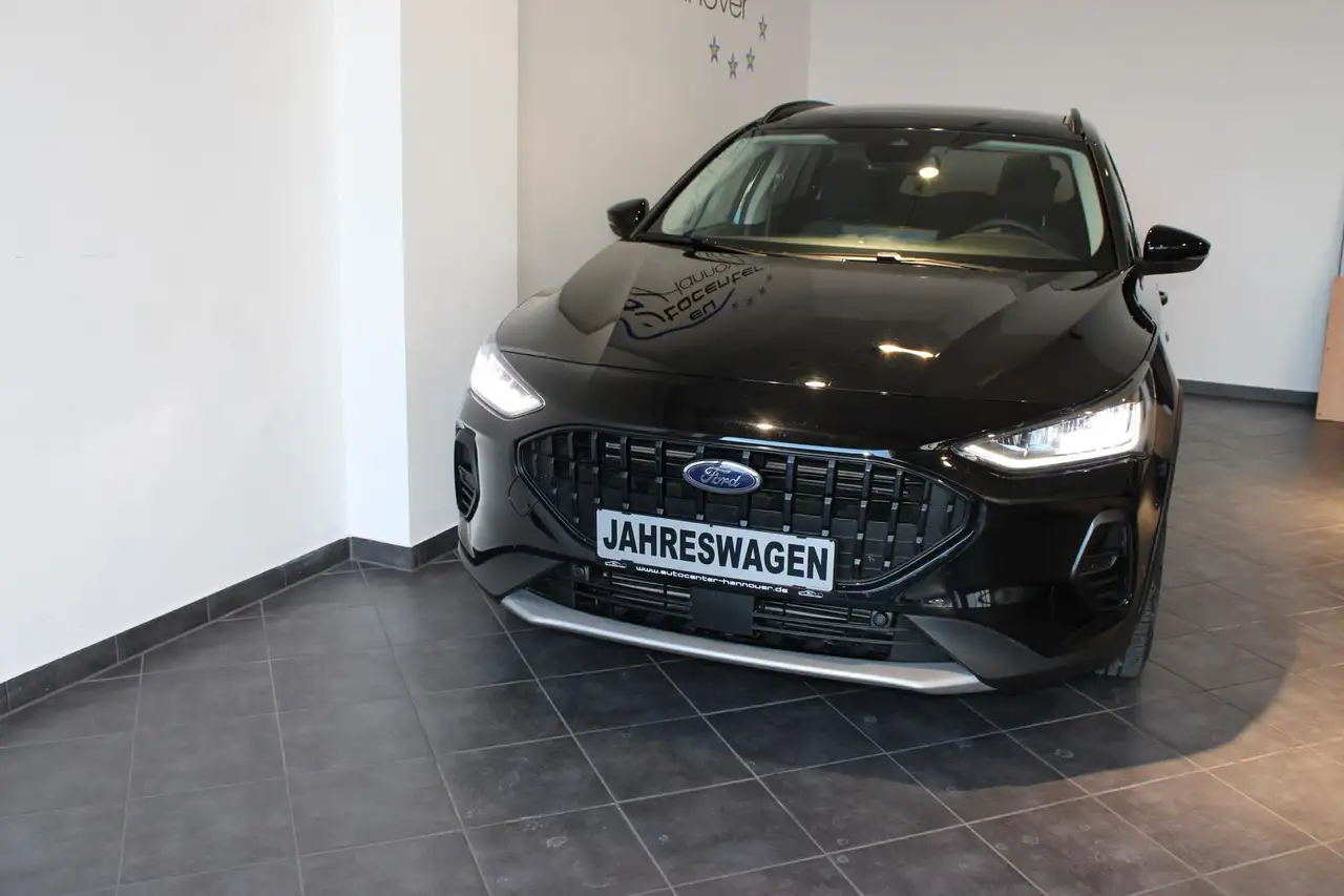 Ford Focus Turnier 1.0 Active 155 PS PANORAMA WINTERPACK — Vehicle gallery 4
