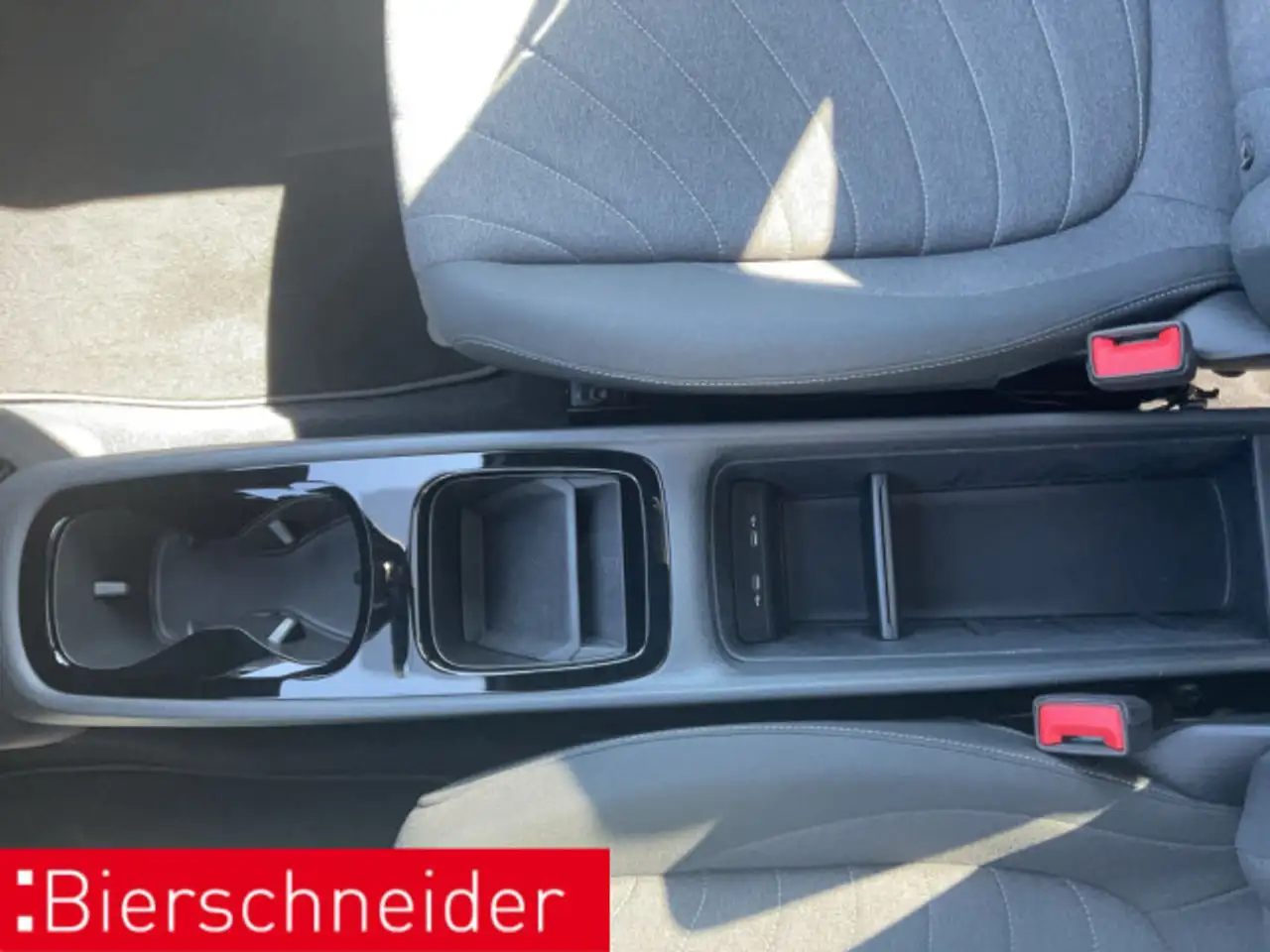 Volkswagen ID.3 Pro AHK MATRIX PANO DCC 19 — معرض صور السيارة 26