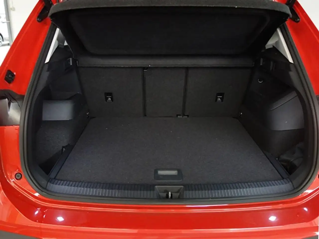 Volkswagen Tiguan 1.5 eTSI Más DSG 110kW — معرض صور السيارة 7