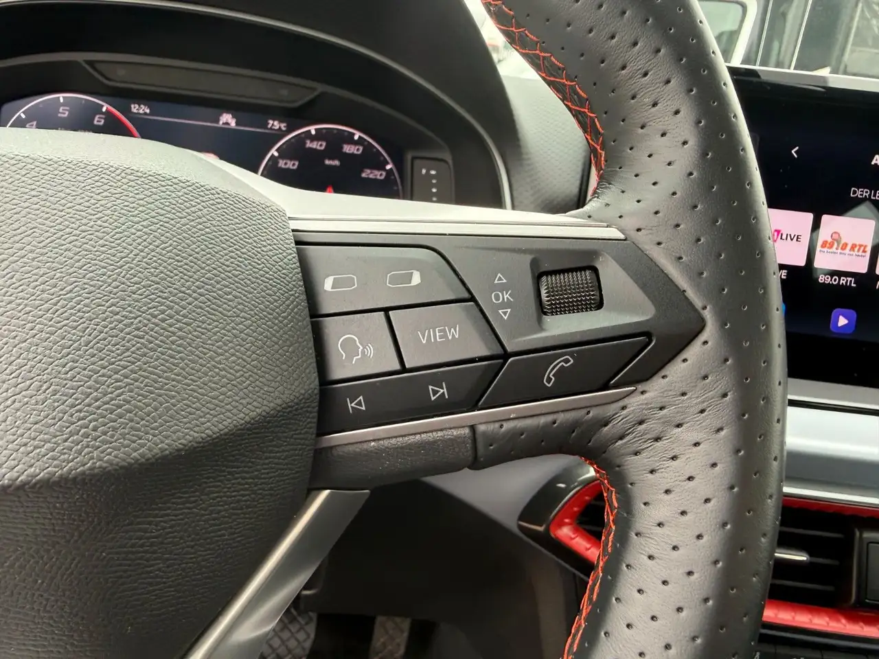 SEAT Arona FR Kessy Rüfa Voll-LED Allwetterreifen — معرض صور السيارة 20