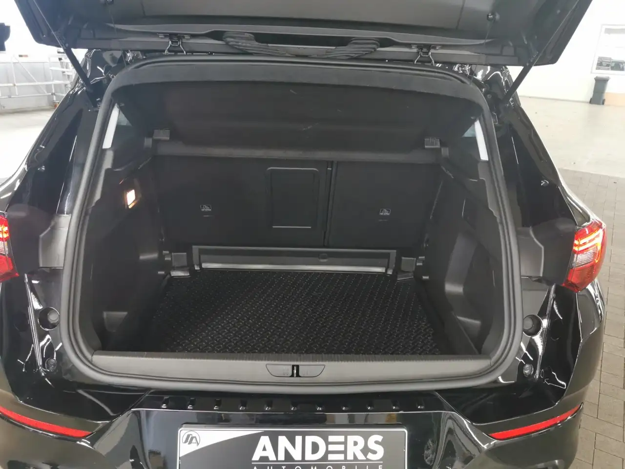 Opel Grandland 1.2 Turbo Enjoy SHZ+360°Kam+AHK+LED+ — Vehicle gallery 7