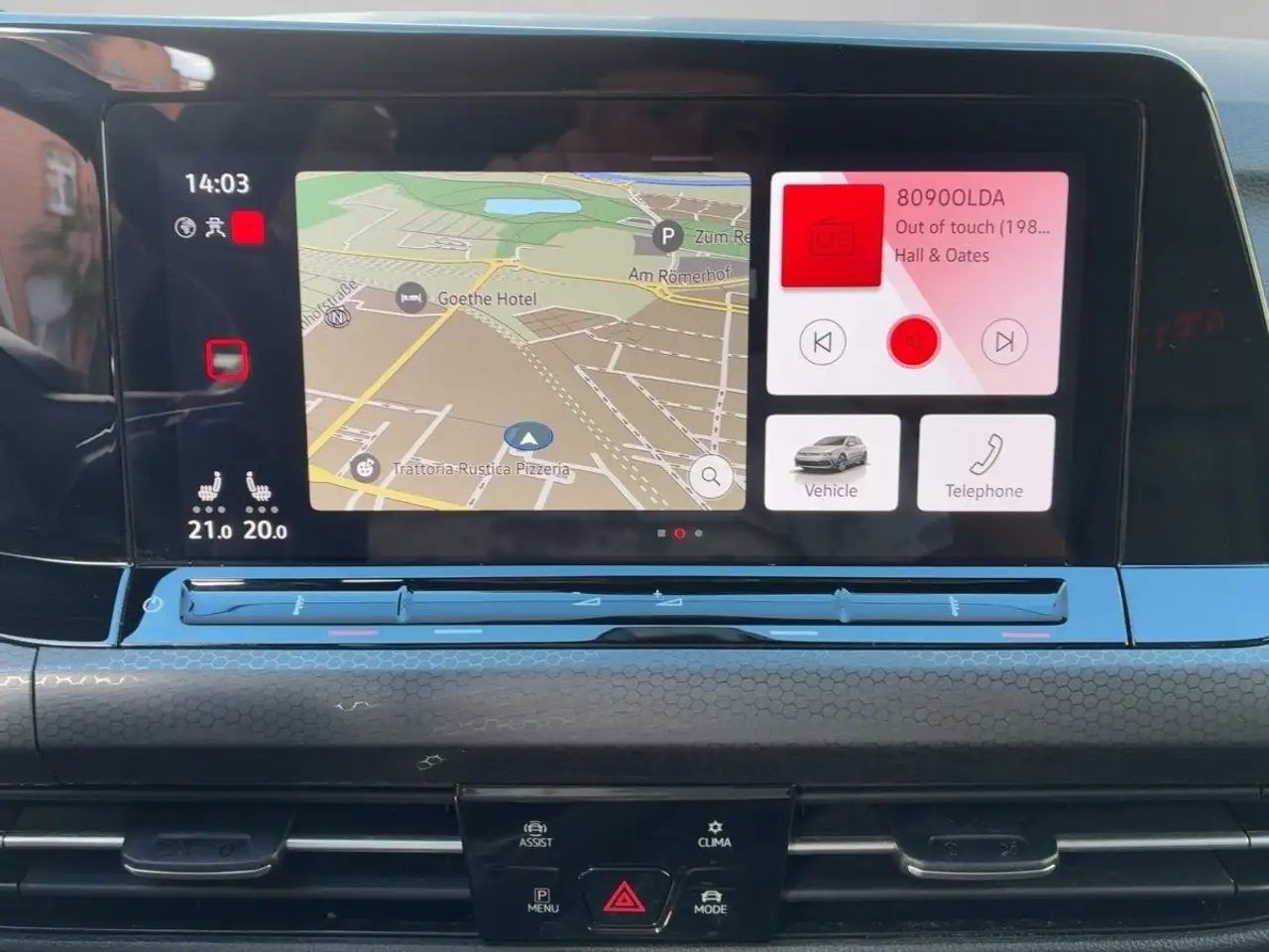 Volkswagen Golf GTI Golf VIII GTI 2.0 TSI DSG LEDPlus NAV H&K APP — Vehicle gallery 8