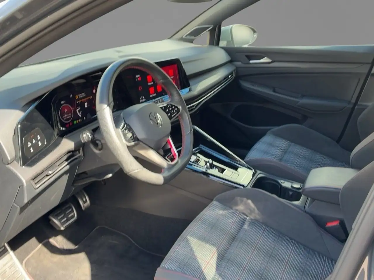Volkswagen Golf GTI Golf VIII GTI 2.0 TSI DSG LEDPlus NAV H&K APP — Vehicle gallery 6
