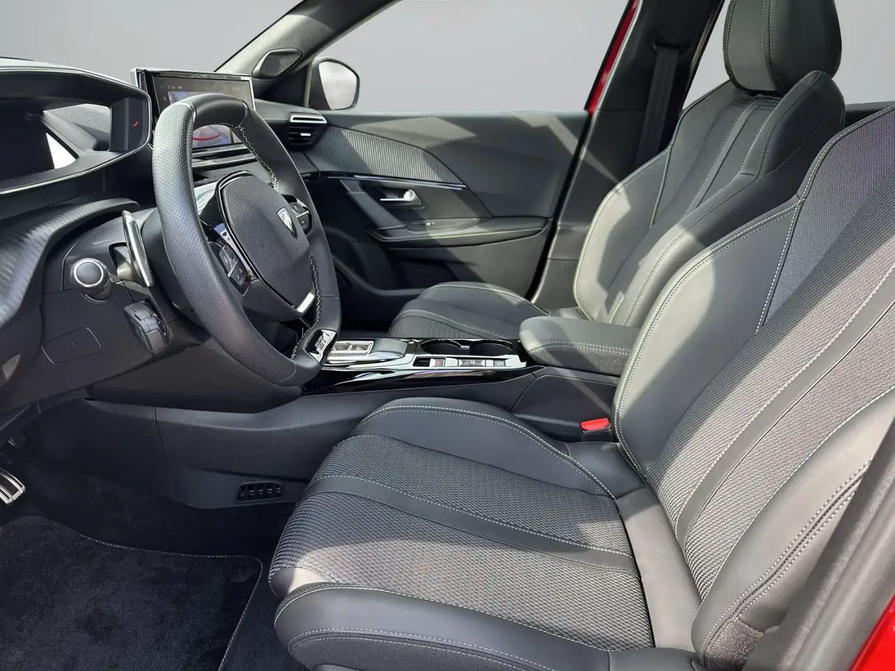 Peugeot 2008 1.2 Hybrid 136 GT ACC+LED+Navi+Pano+SHZ — معرض صور السيارة 11