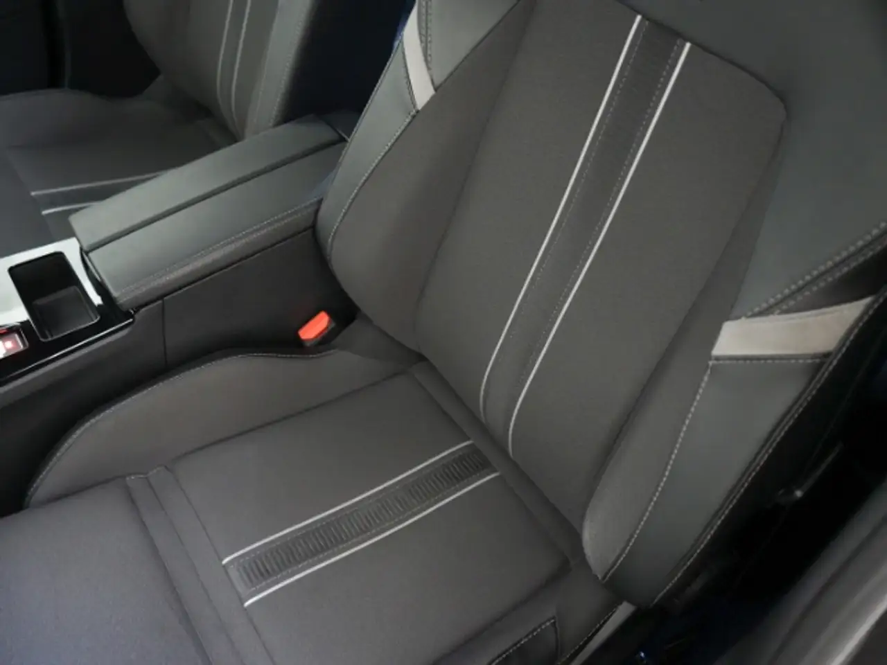 Opel Astra L ST GS AT+AHK+360 GRAD KAMERA+SITZ-/LENKRADHEIZUN — Galería del vehículo 12