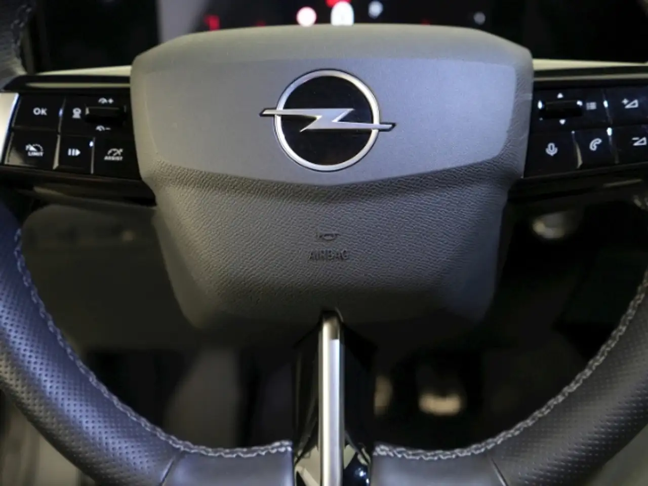 Opel Astra L ST GS AT+AHK+360 GRAD KAMERA+SITZ-/LENKRADHEIZUN — Galería del vehículo 17
