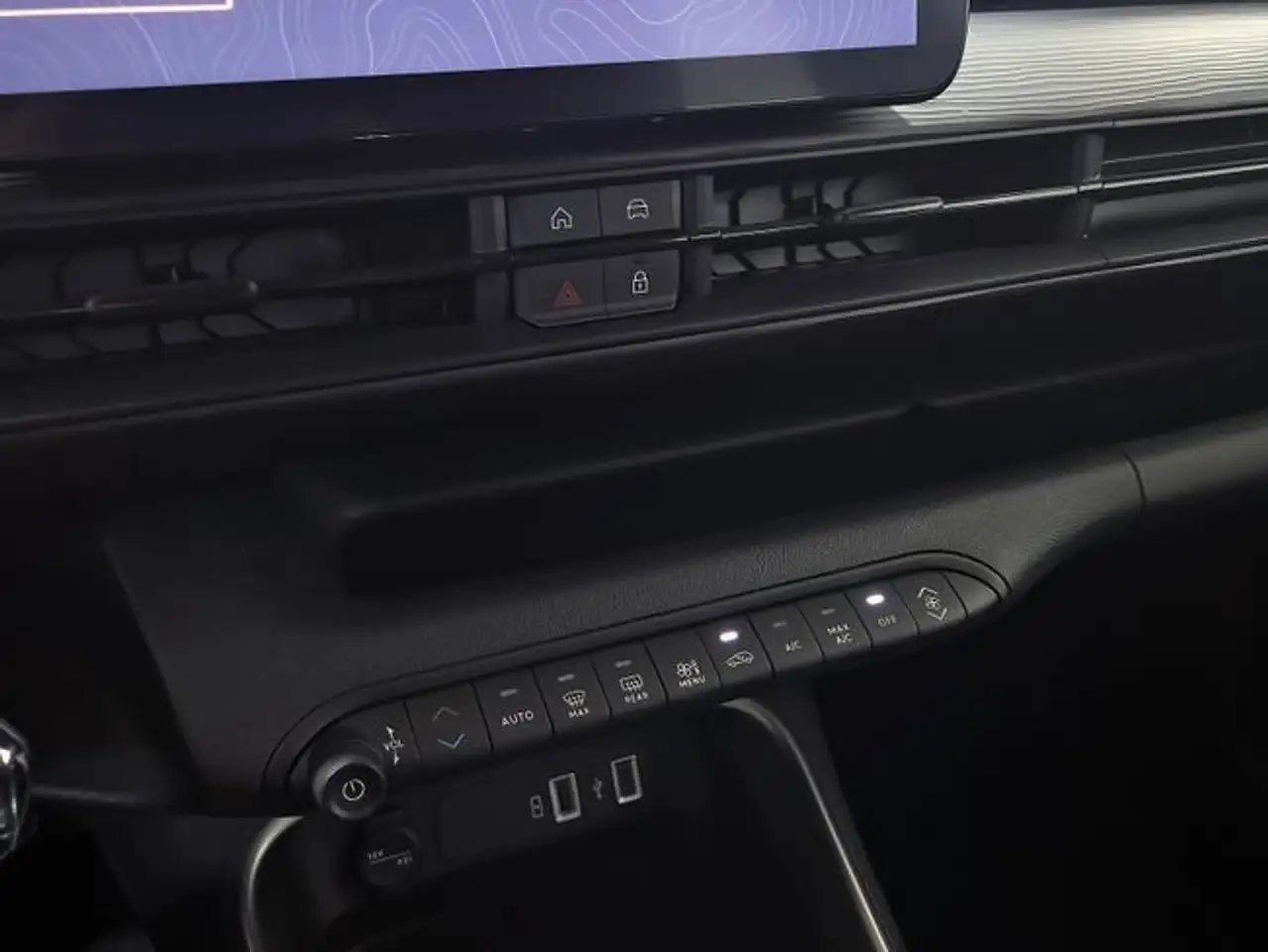 Jeep Avenger 1.2 Altitude 74KW — معرض صور السيارة 25