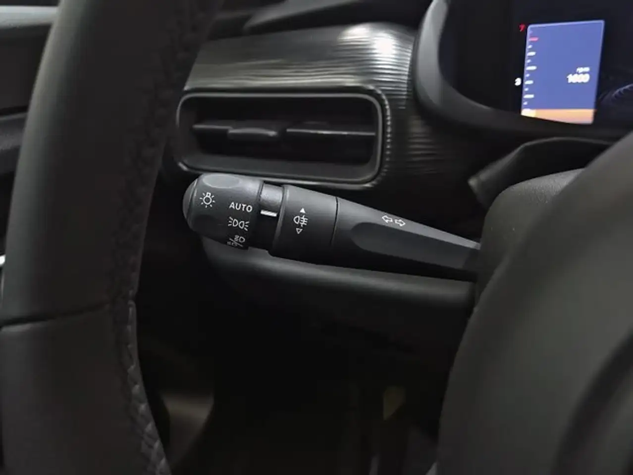 Jeep Avenger 1.2 Altitude 74KW — معرض صور السيارة 15