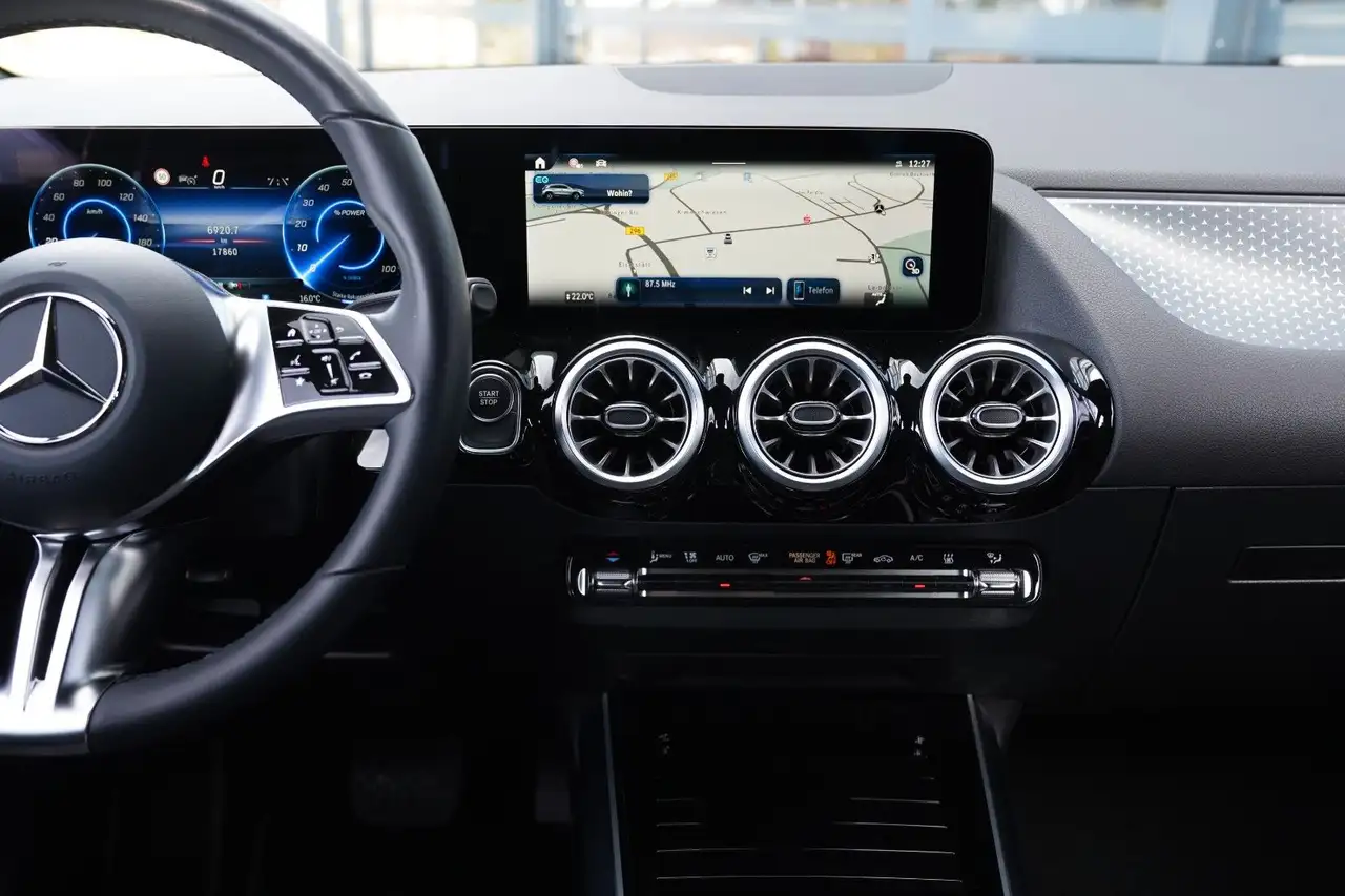 Mercedes-Benz EQA 350 4Matic MBUX Wide -LED-360-Distronic — معرض صور السيارة 11