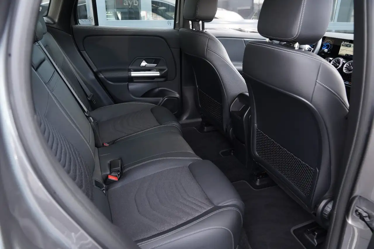 Mercedes-Benz EQA 350 4Matic MBUX Wide -LED-360-Distronic — معرض صور السيارة 17