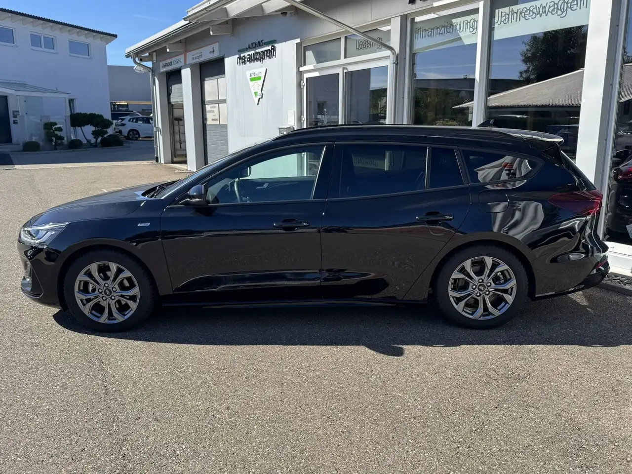 Ford Focus ST-Line X 1.0 Bhzb. Frontscheibe AHK CarPl — معرض صور السيارة 7