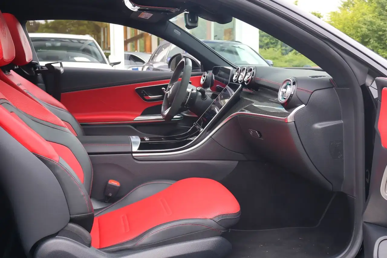 Mercedes-Benz CLE 53 AMG CLE 53 4MATIC+ /BURMESTER/360°/CARPLAY/PANO — Galerie du véhicule 23