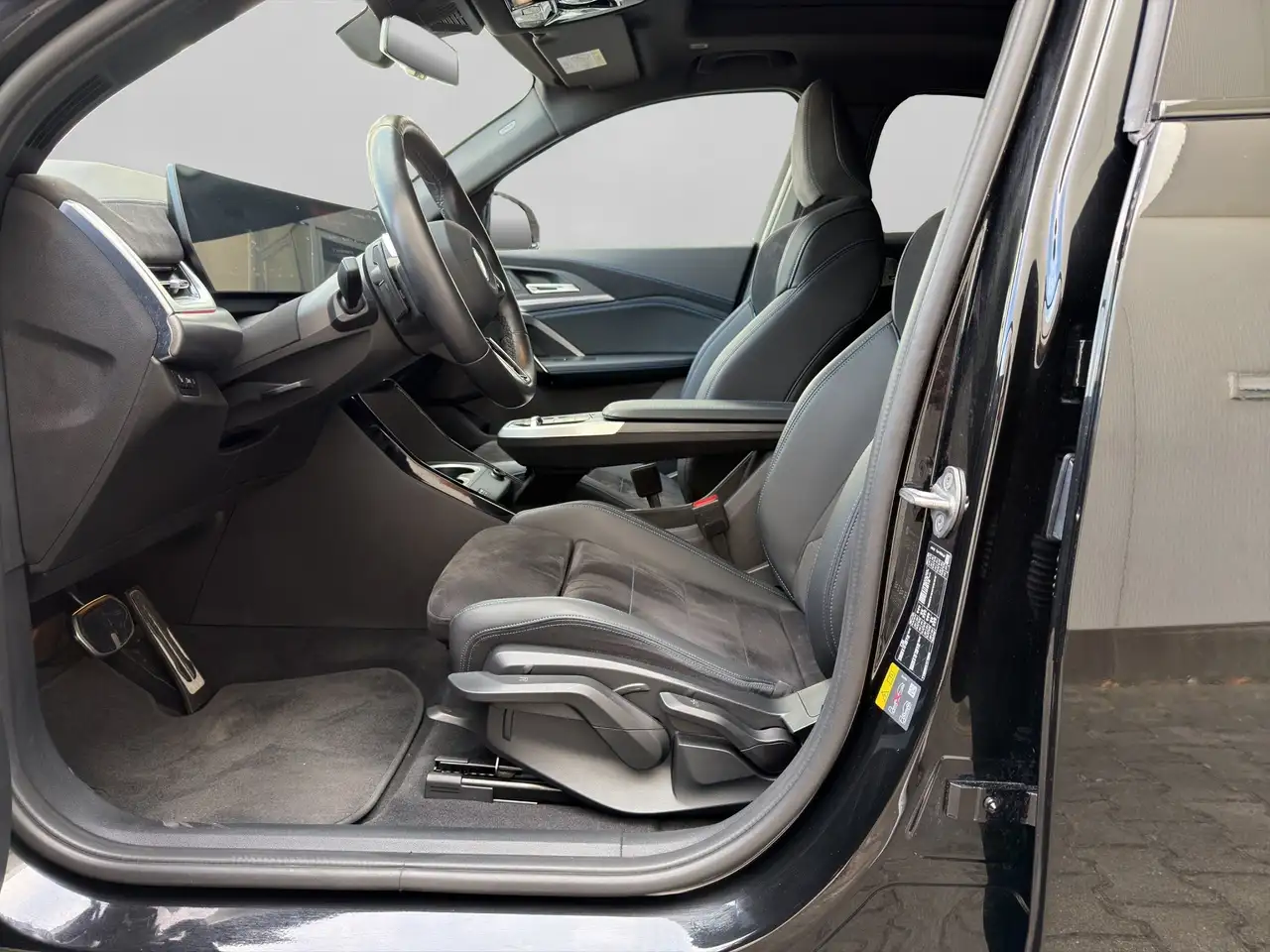 BMW iX2 xDrive30 M Sport Pro Anhängerk. Panoramadach Harma — Galerie du véhicule 18