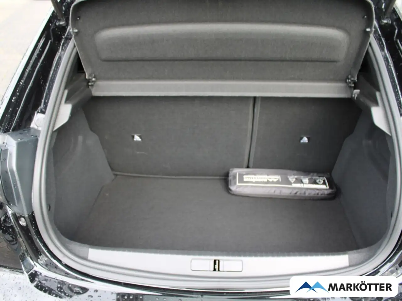 Peugeot 208 Hybrid 100 GT — معرض صور السيارة 19