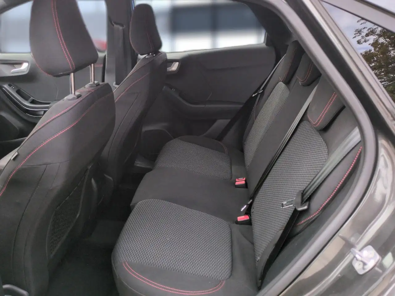 Ford Puma ST-Line Bluetooth Navi LED Klima Einparkhilfe — معرض صور السيارة 19