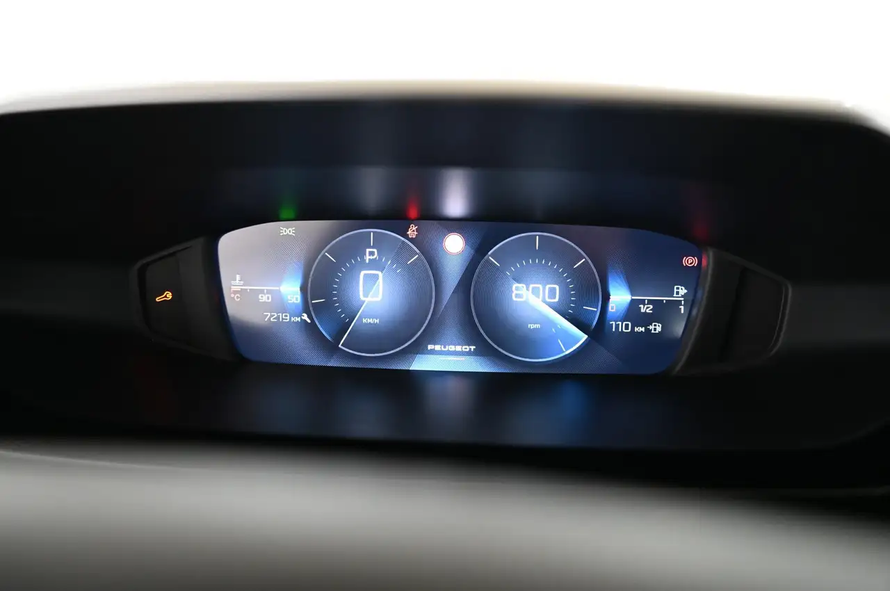 Peugeot 308 1.2 130 e-THP EAT8 Active-Pack LED/CAR-PLAY/ 16 — Vehicle gallery 32