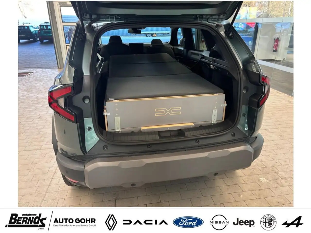 Dacia Duster TCe 130 Extr Navi 3D HiFi Isofix Kamera inkl. Bett — Vehicle gallery 8