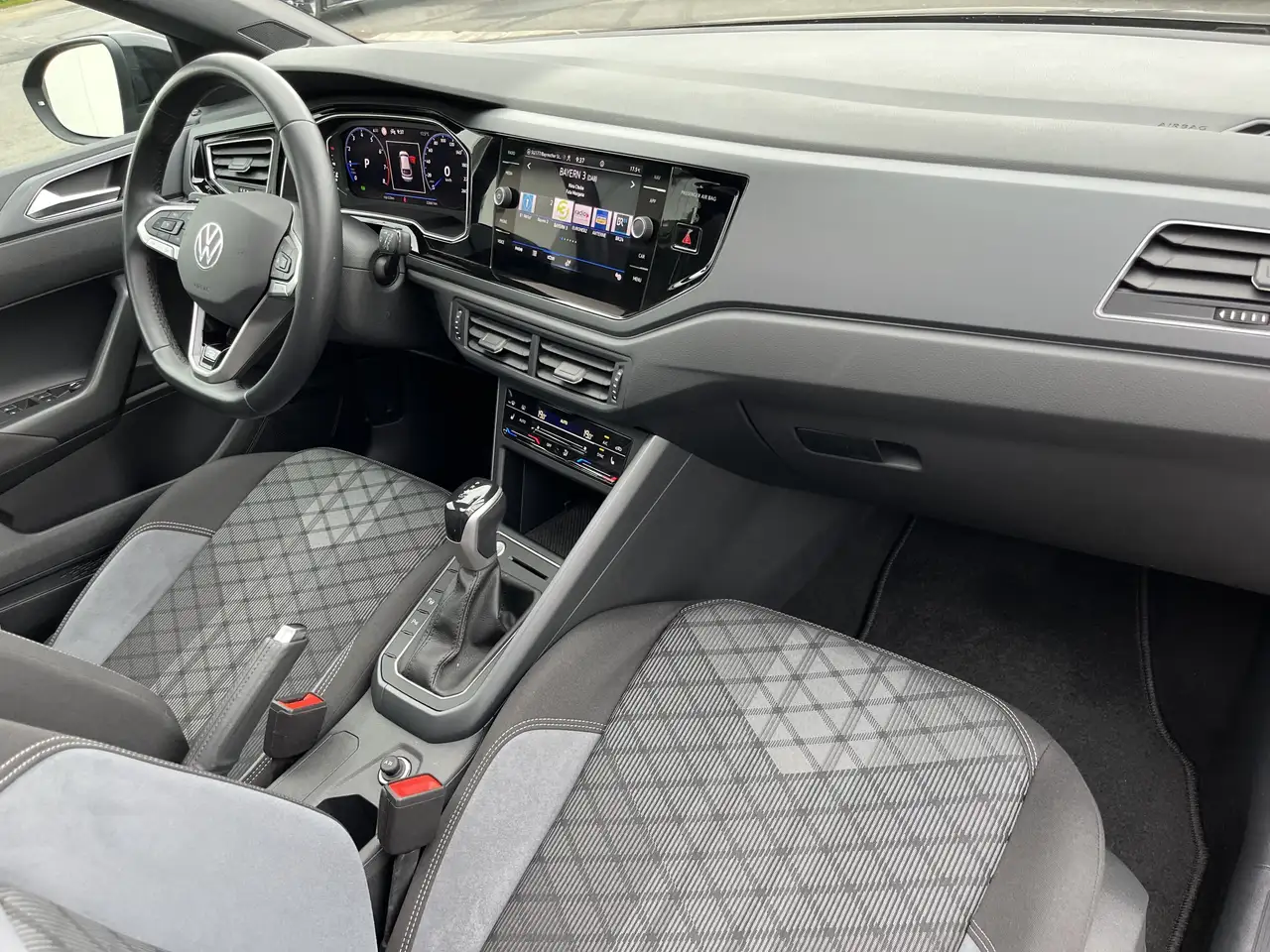 Volkswagen Taigo 1.0 TSI DSG R-Line 125€ m.20% Anz. AHK PANO RFK — Galería del vehículo 14